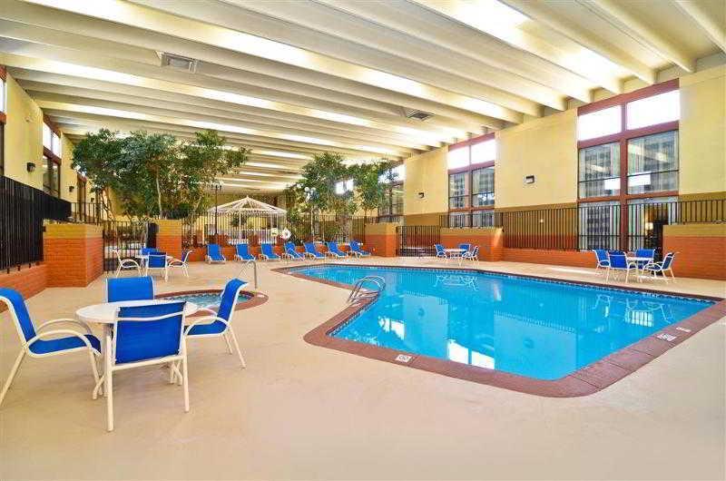 Clarion Inn & Suites Roswell Exterior photo