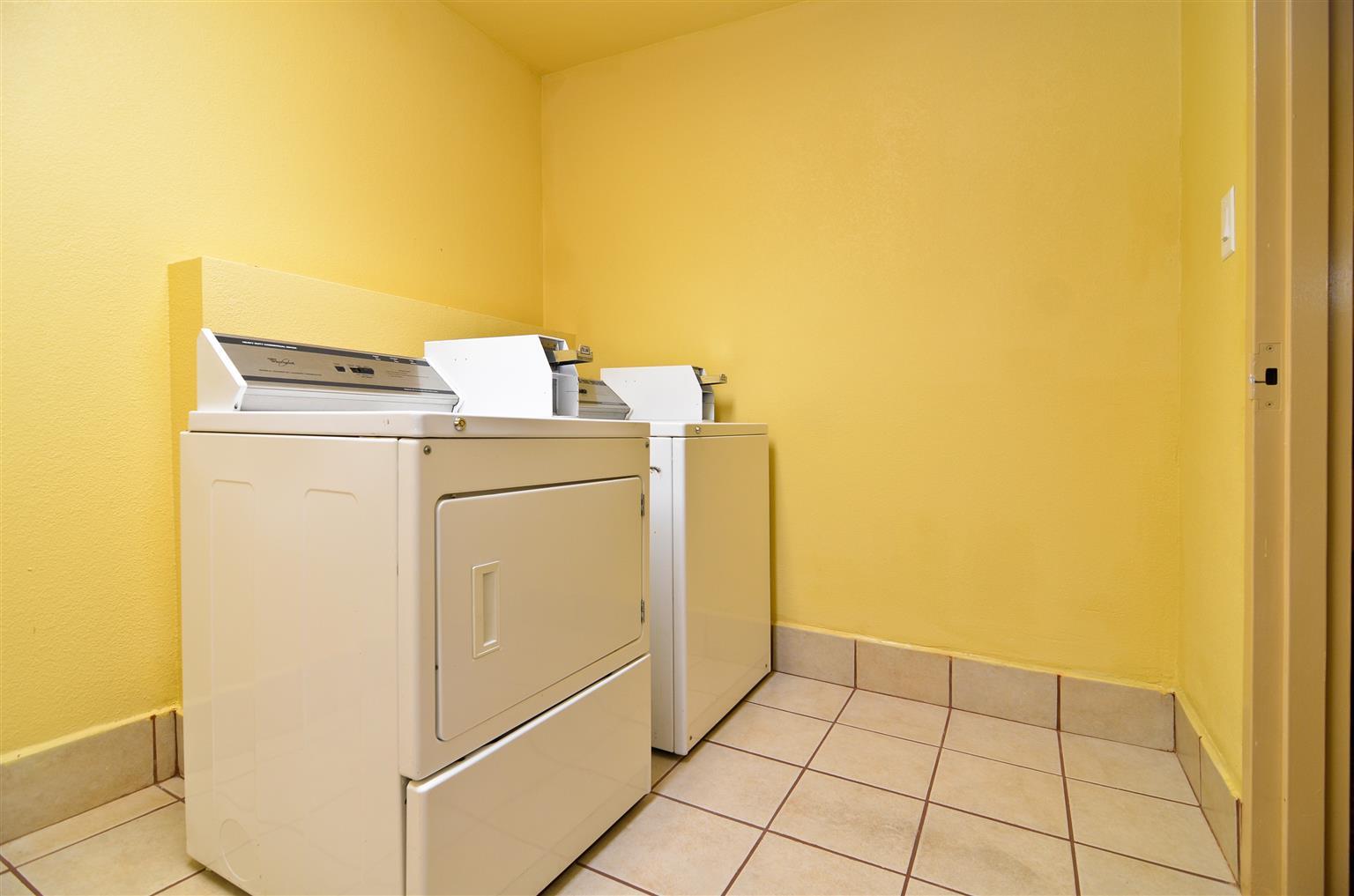 Clarion Inn & Suites Roswell Facilities photo